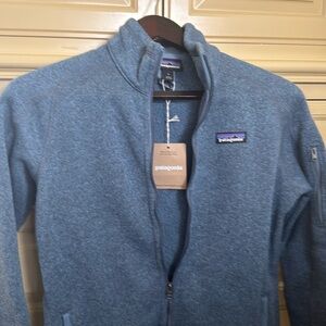 NWT…Patagonia Utility Blue Women’s fleece. size small
